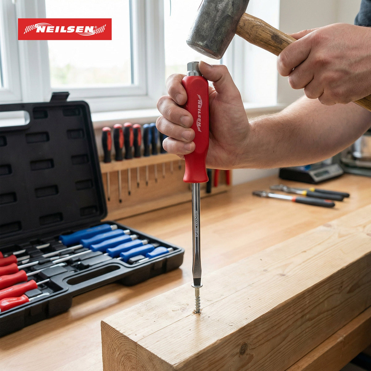 Neilsen CT1506 12 piece magnetic pound-thru screwdriver set manufacturer view 3